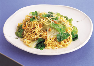 レタスと干しえびの塩焼きそば