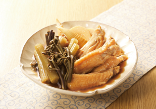鶏手羽と山菜の中華煮