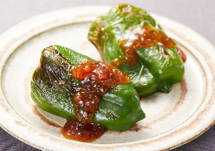 肉詰めない丸ごとピーマン焼き