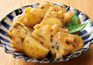 さつま揚げと新じゃがいもの煮物